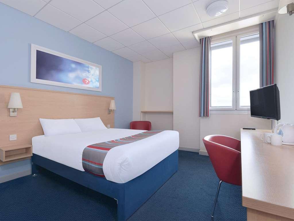 Travelodge Birmingham Dudley Номер фото