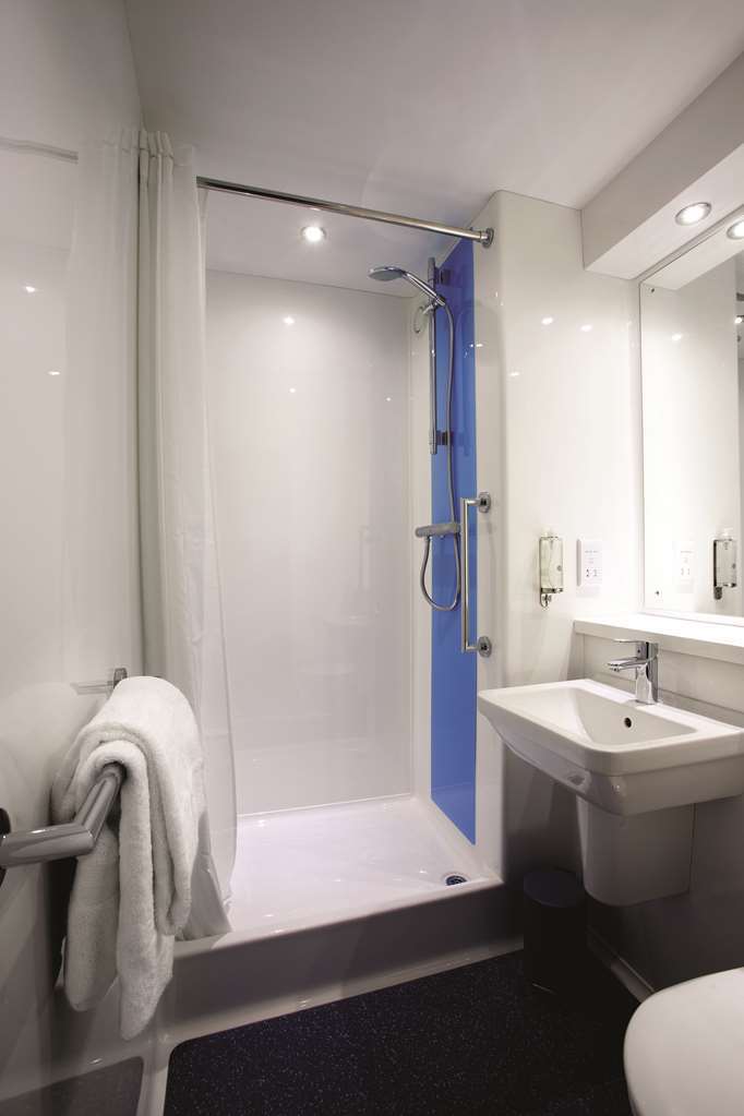 Travelodge Birmingham Dudley Номер фото